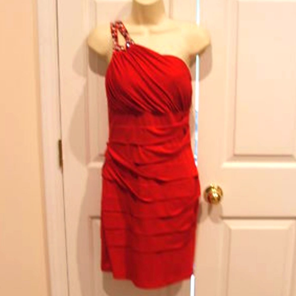 Elegant Red One-Shoulder Dress